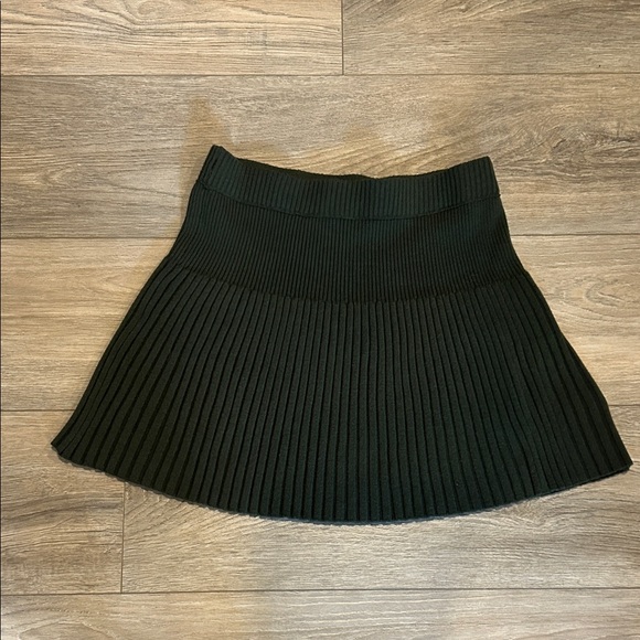 NWOT Aerie Olive Green  Ribbed Mini Skirt Women’s Size Small Petite - Picture 1 of 7